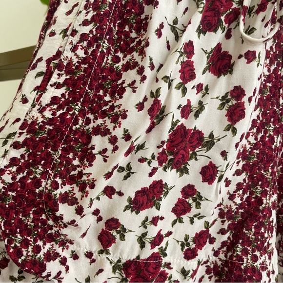 Brandy Melville Red Floral Shorts - Picture 3 of 5